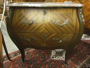 Byrå, med stenskiva