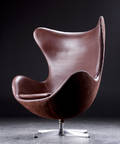 Arne Jacobsen. Lænestol Ægget, Coffee Range Aniline læder