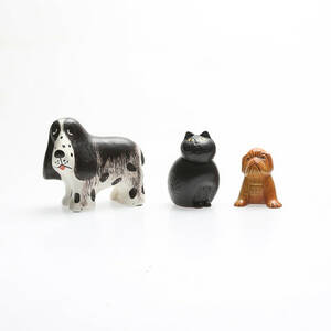LISA LARSON. HUNDAR 2 st och katt, keramik, K-studion och Gustavsberg, 1900-2000-tal.