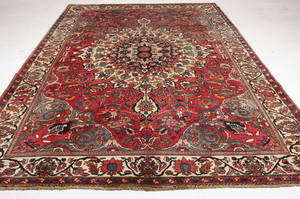 Persisk matta. Bakhtiari 360x275 cm.