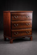Kommode af mahogni, 1800-tallets begyndelse