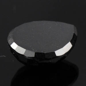 Uindfattet behandlet sort diamant ca 5.79 ct.