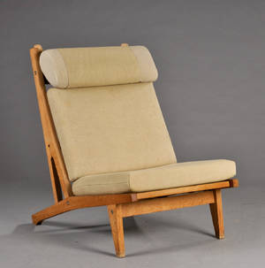 Hans J. Wegner. Lænestol af eg, model GE-375