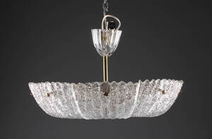 Carl Fagerlund Orrefors, loftlampe af glas og messing 