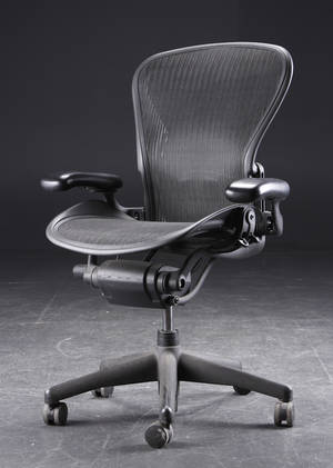 Donald Chadwick  William Stump. Aeron. Multijusterbar kontorstol