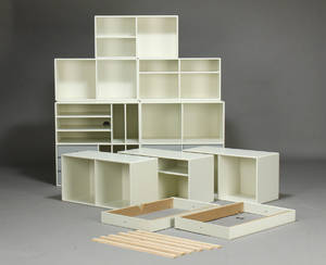 Peter J. Lassen  Montana. Seks væghængte bogkasser samt to moduler med sokler8