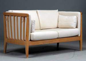 Nielaus. To-pers. tremmesofa af bøgetræ