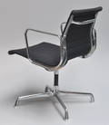 Charles Eames. Kontorstol, model EA-107, sort hopsak. Herman Miller