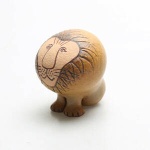 LISA LARSON. LEJON, keramik, Keramikstudion Gustavsberg, ca 2000.