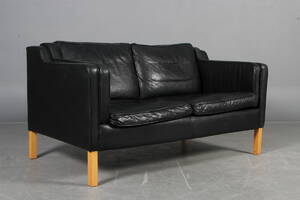 Stouby. To-pers. sofa, model Eva, sort læder   Denne vare er sat til omsalg under nyt varenummer 4189217