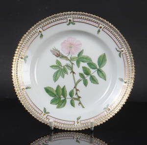 Royal CopenhagenKgl. Porcelæn. Flora Danica.