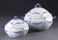 Empire. To lågterriner, porcelæn. Bing  Grøndahl. I. sort. 2