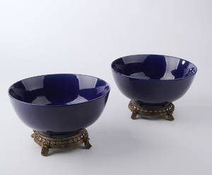 Et par bordskåle af porcelæn og bronze, 1900-tallet 2