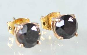 Par sorte diamantørestikker ialt ca. 3,00 ct. 2