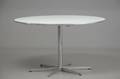 Arne Jacobsen. Cirkulært spisebord