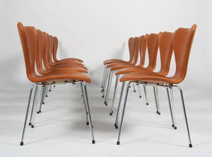 Arne Jacobsen. Sæt på tolv stole model 3107. 12