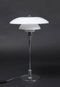 Poul Henningsen. PH 32 bordlampe 