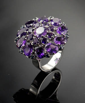 Cocktail ametyst og safir ring.