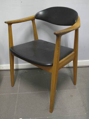 Karmstol, Teak