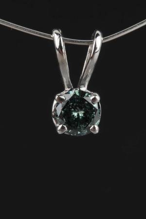 Vedhæng med blå brillant, ca. 0.36 ct.