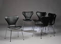 Arne Jacobsen. Sæt på seks 7er stole.