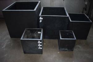 1 Set Med 5 Svarta Krukor 132