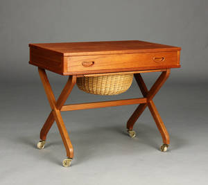 Dansk møbelproducent. Sybord, teaktræ