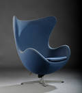 Arne Jacobsen 1902-1971. Ægget i lyseblå uld Denne auktion er annulleret1997338