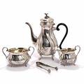 Dansk mokkaservice af sølv, bestående af fire dele. Rococoform. Vægt ca. 498 gr. 20. årh. Kande H. 18,5. 4