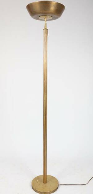 UPLIGHT, 1900-TALETS MITT, KANNELERAT SKAFT, FOT AV BRONS, TOTAL HÖJD 170 CM