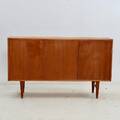 SIDEBOARD. Teak, hyllor, två bestickslådor.
