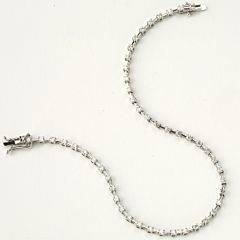 Diamantarmbånd af 18 kt. hvidguld prydet med talrige brillantslebne diamanter på i alt ca. 1.03 ct. Top WesseltonVS. L. ca. 18,5 cm. Italien, ca. 2010.