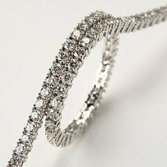 Diamantarmbånd af 18 kt. hvidguld prydet med talrige brillantslebne diamanter på i alt ca. 2.87 ct. Top WesseltonVS. L. ca. 17,5 cm. Rom, ca. 2011.