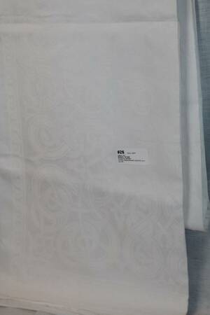 VIT DUK DRAKLIKNANDE MÖNSTER 160 X 340 CM