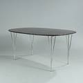 Piet Hein, Bruno Mathsson Superellipse. Spisebord af mørkbejdset træ, på klemben af stål. Udført hos Fritz Hansen. H. 71. L. 150. B. 100.