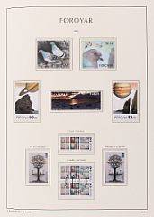 Færøerne. 1975-2009. Komplet, postfrisk samling i Leuchtturm album. Et parstykke fra hæfte er stpl.