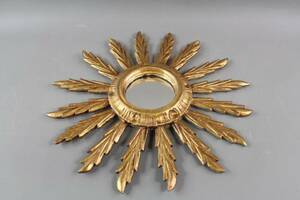 Solspegel i förgyllt trä