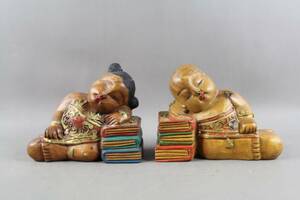 Bokstöd i trä 2 st