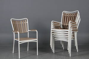 Daneline. Otte armstolestabelstole. 8