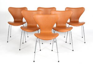 Arne Jacobsen. Sæt på seks stole syveren , model 3107, nybetrukket 6 
