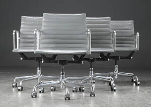 Charles Eames. Fire Kontorstole fra serien Aluminium Group Konference 4