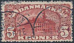1912. 5 kr. Posthus, brunrød. Vm.III. Variant Plet i posthorn. AFA 2800