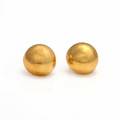 Et par øreclips af 18 kt. guld. Diam. ca. 2,5 cm. Vægt 12 gr. Ca. 1960. 2