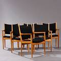 Hans J. Wegner JH 513. Et sæt på seks armstole af eg. Sæde og ryg betrukket med antracitgrå uld. 6