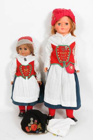 Dockor i folkdräkt 2st