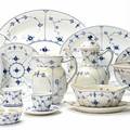 Musselmalet service af porcelæn, dekoreret i underglasur blå. Royal Copenhagen. 52