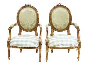 Karmstolar ett par, gustaviansk stil, 1900-talets början