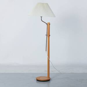 GOLVLAMPA hca140cm