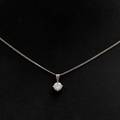 Diamanthalskæde af 18 kt. hvidguld prydet med brilliantsleben diamant på ca. 0.75 ct. L. ca. 50 cm.