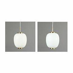 Bent Karlby Kina-Lampen. Et par pendler af mat opalglas med messingmontering. Udført hos Lyfa i 1950erne. H. 24. Diam. 20. 2